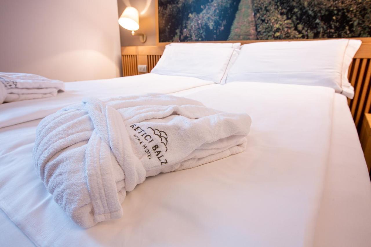 Wine Hotel Retici Balzi Poggiridenti Eksteriør bilde