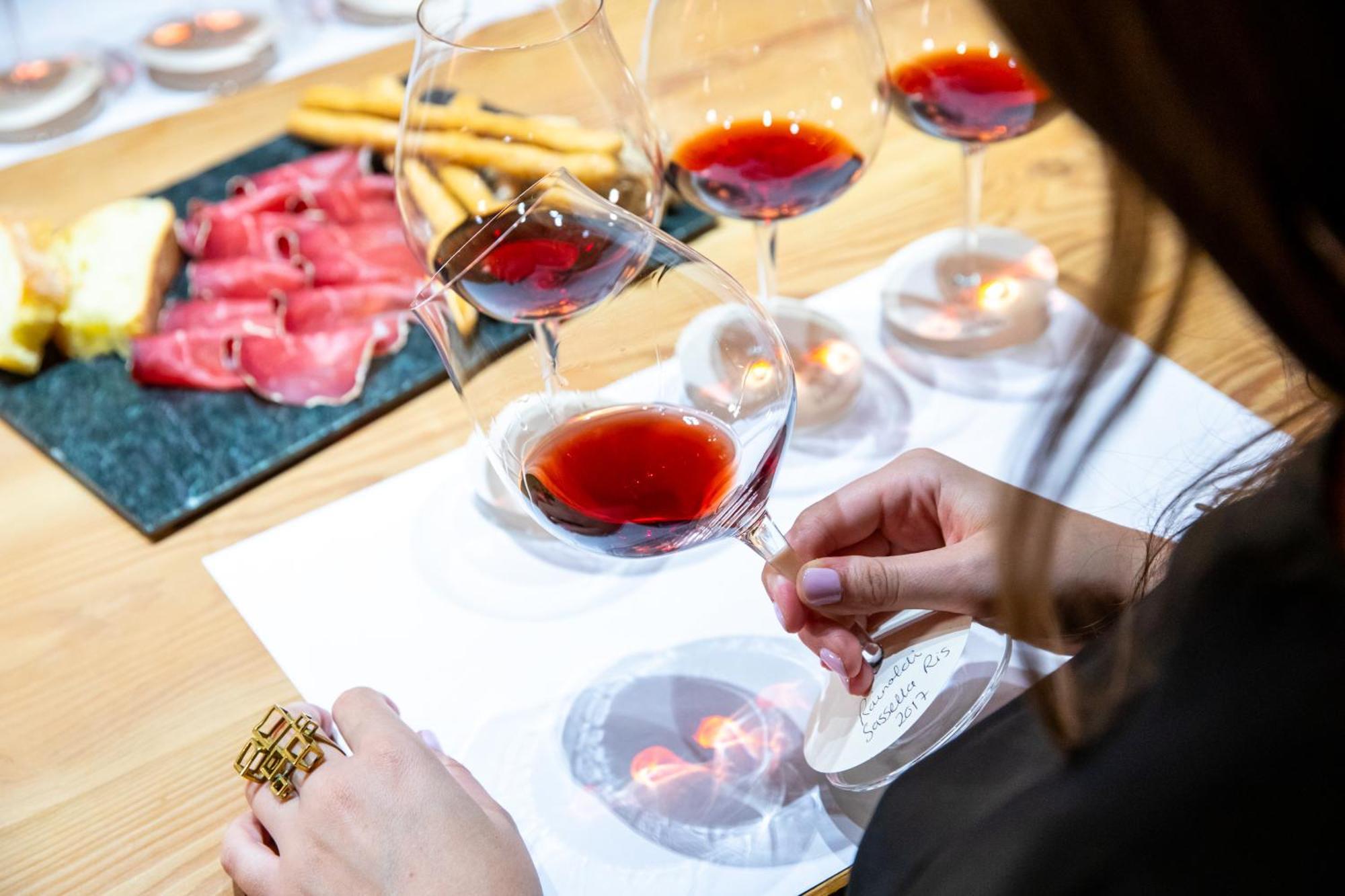 Wine Hotel Retici Balzi Poggiridenti Eksteriør bilde