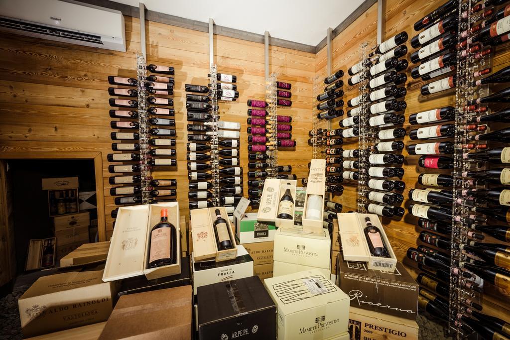 Wine Hotel Retici Balzi Poggiridenti Eksteriør bilde